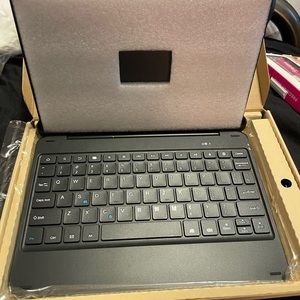 Wireless Keyboard for Amazon Fire HD 10 w/detachable case.